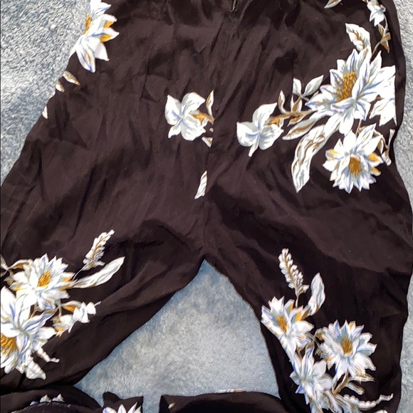 FLORAL HALTER PALAZZO JUMPSUIT - Picture 8 of 8